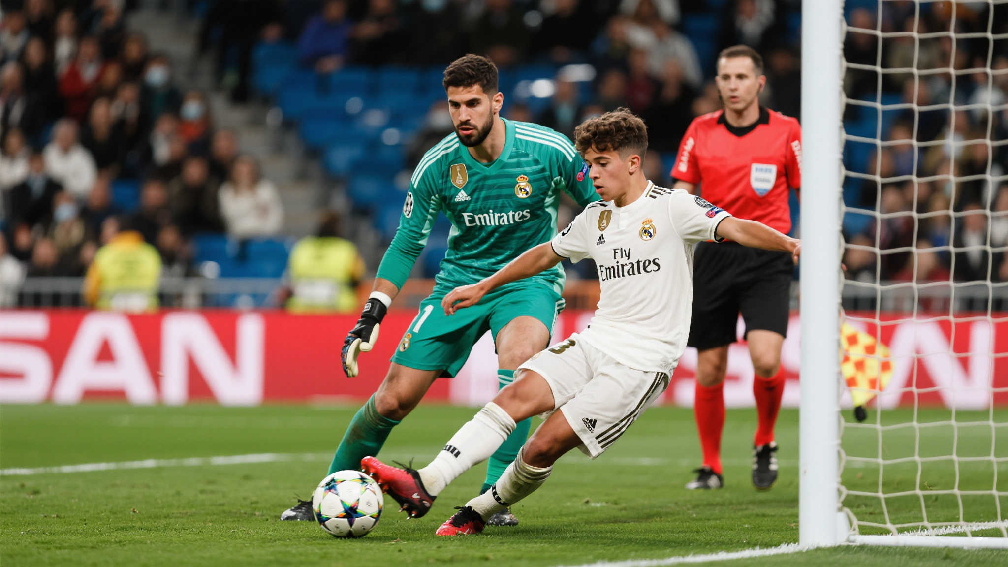 库尔图瓦敲响警钟:皇马新星需谨慎,别再重蹈覆辙! 本轮比赛,皇马在激烈对抗中陷入劣势,一名刚升入一线